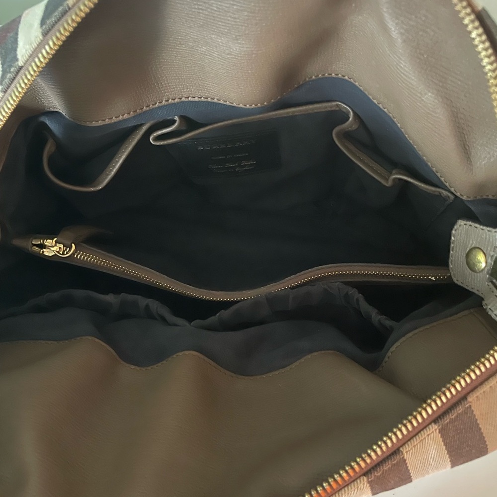 Burberry Black Leather Detail - Picture 6 of 6